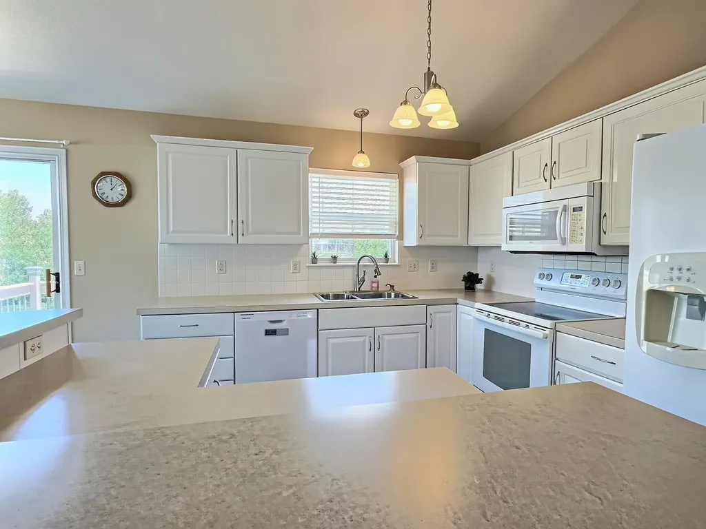 1422 E Prairie Hill Park City KS 67219