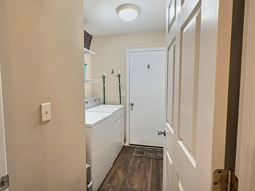 1422 E Prairie Hill Park City KS 67219
