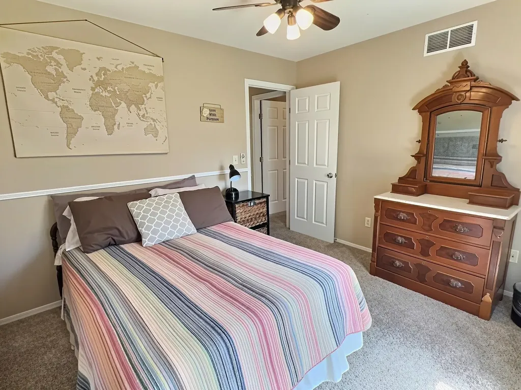 1422 E Prairie Hill Park City KS 67219