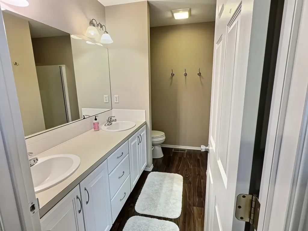 1422 E Prairie Hill Park City KS 67219