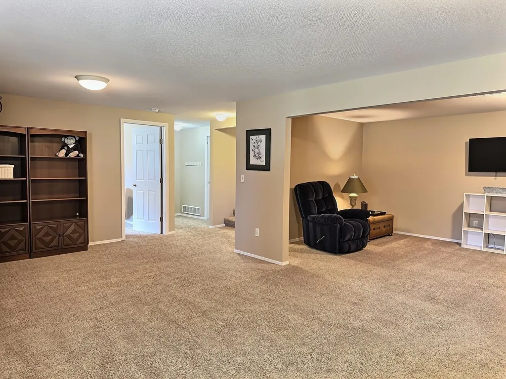 1422 E Prairie Hill Park City KS 67219
