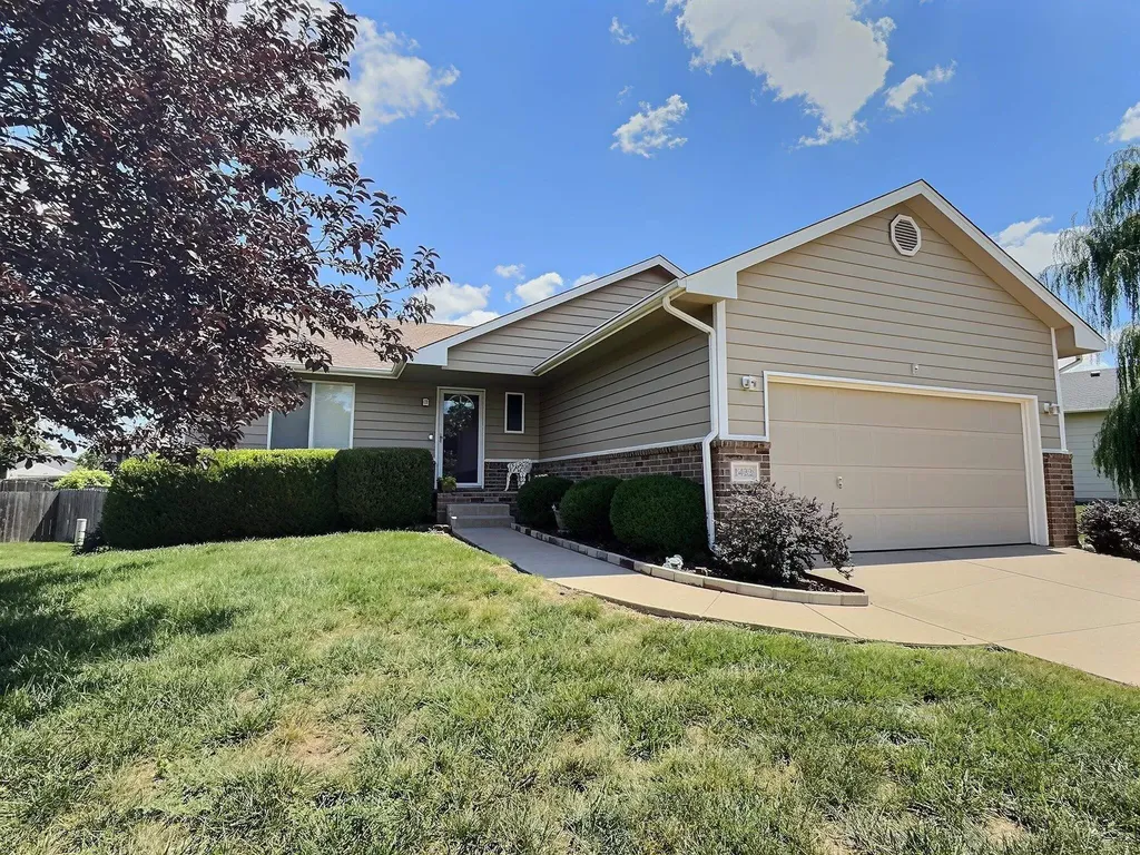 1422 E Prairie Hill Park City KS 67219