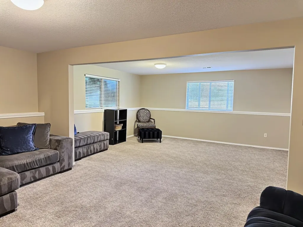 1422 E Prairie Hill Park City KS 67219