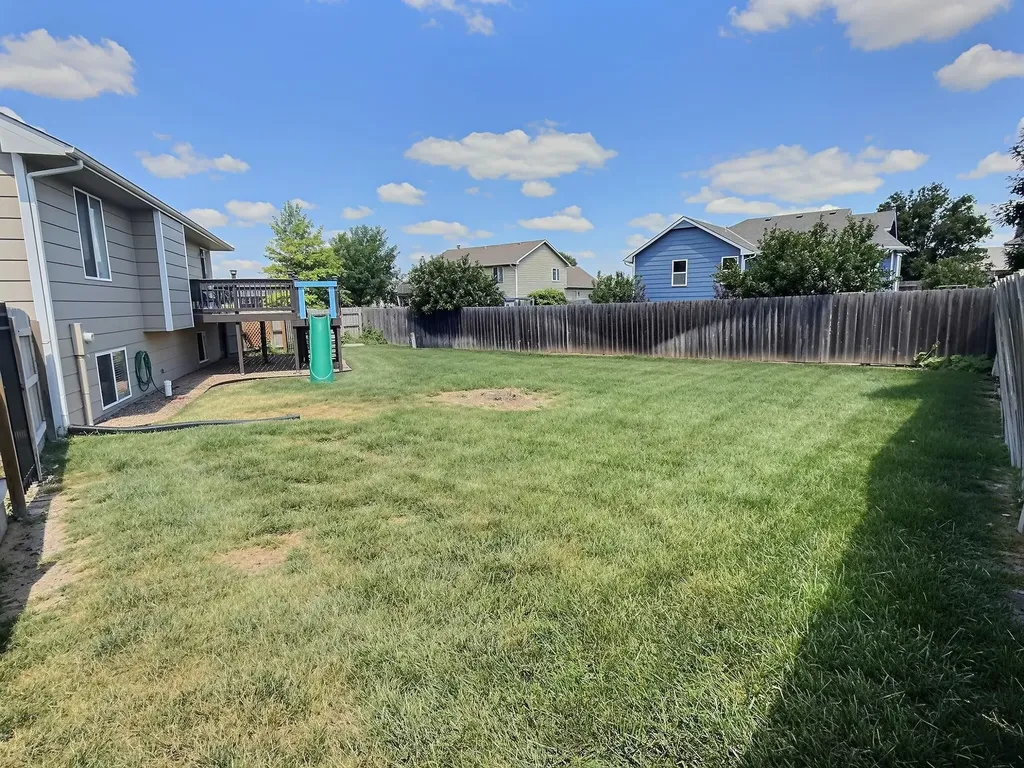 1422 E Prairie Hill Park City KS 67219