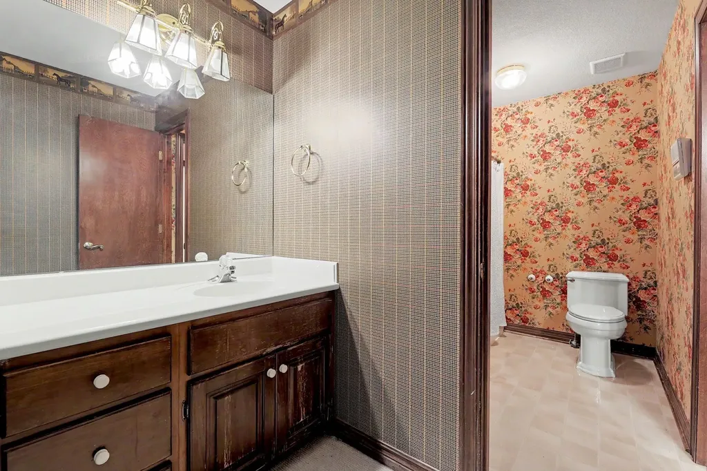 208 N Belmont Avenue Wichita KS 67208