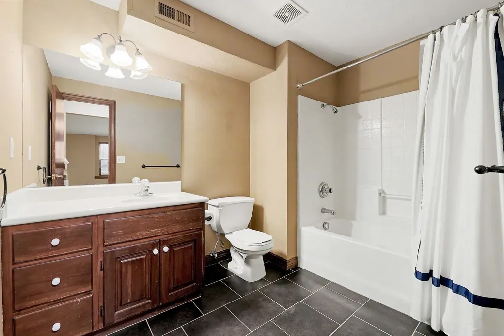 208 N Belmont Avenue Wichita KS 67208