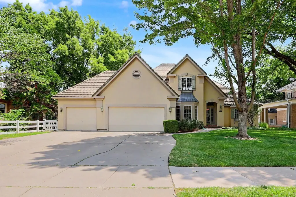 208 N Belmont Avenue Wichita KS 67208