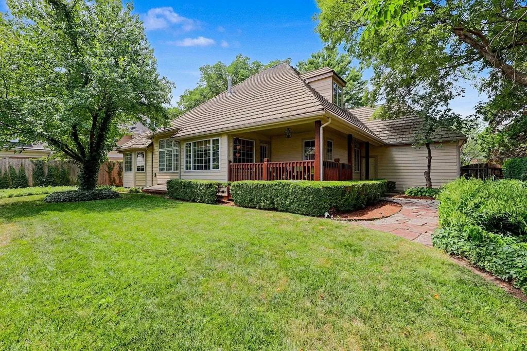 208 N Belmont Avenue Wichita KS 67208