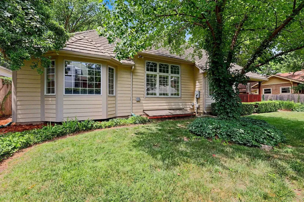 208 N Belmont Avenue Wichita KS 67208