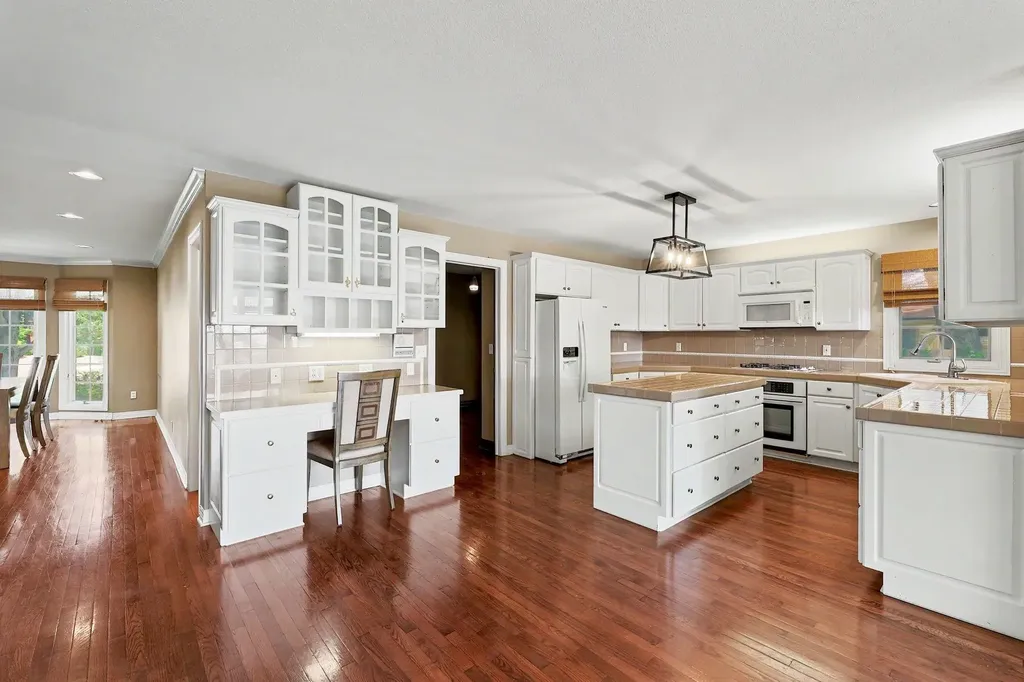 208 N Belmont Avenue Wichita KS 67208