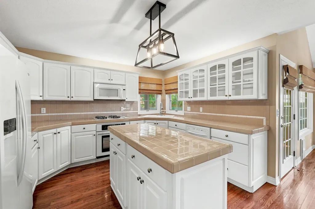 208 N Belmont Avenue Wichita KS 67208