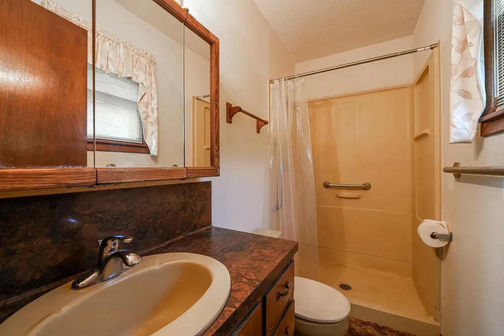 1009 Country Club Drive Eureka KS 67045