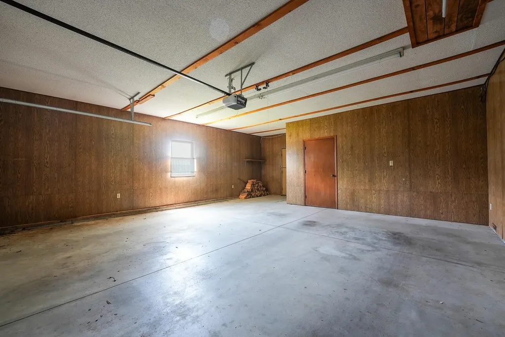 1009 Country Club Drive Eureka KS 67045