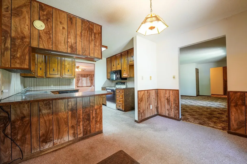1009 Country Club Drive Eureka KS 67045