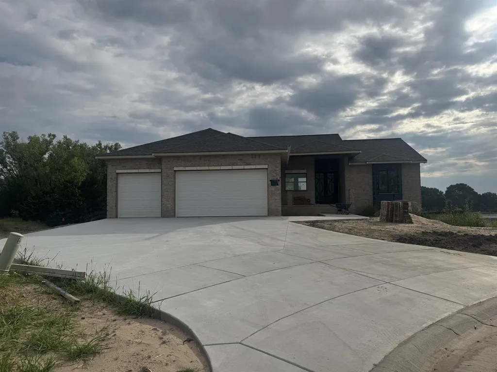 3510 S Bluelake Court Wichita KS 67215