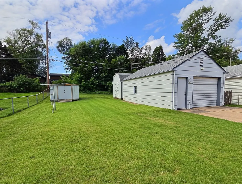 5913 E Bellaire Street Wichita KS 67218