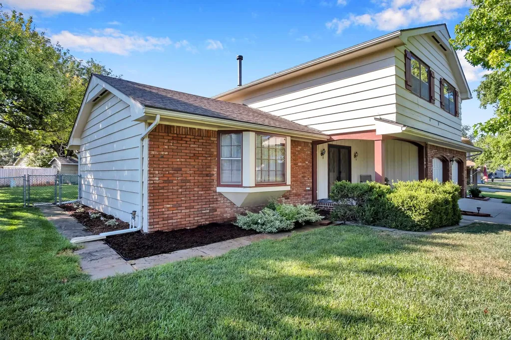 304 Rolling Hills Drive Newton KS 67114