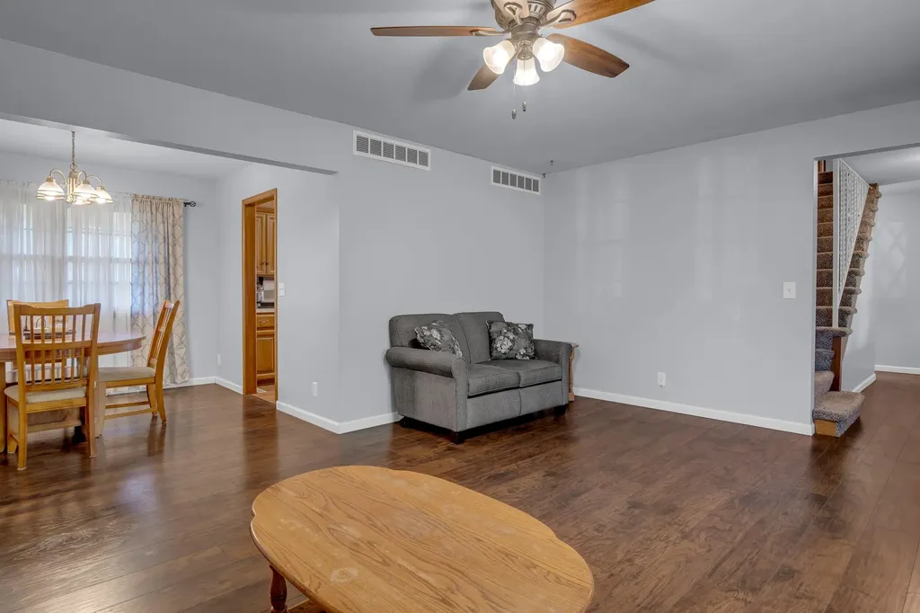 304 Rolling Hills Drive Newton KS 67114