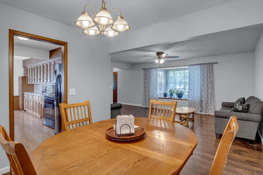 304 Rolling Hills Drive Newton KS 67114
