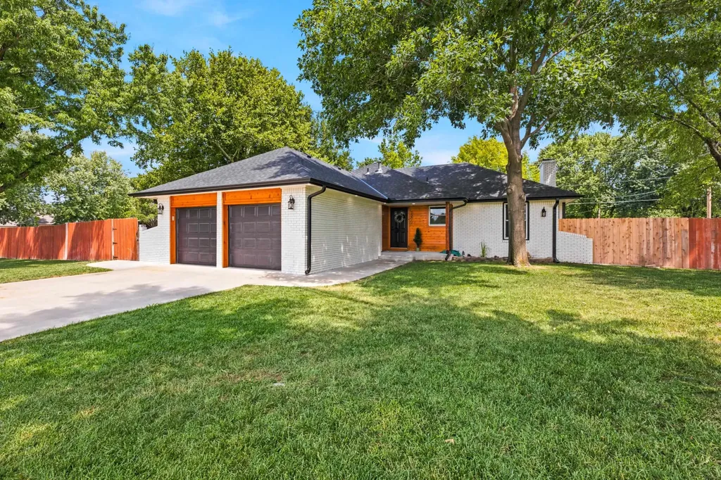 2200 W 51st Street Wichita KS 67204