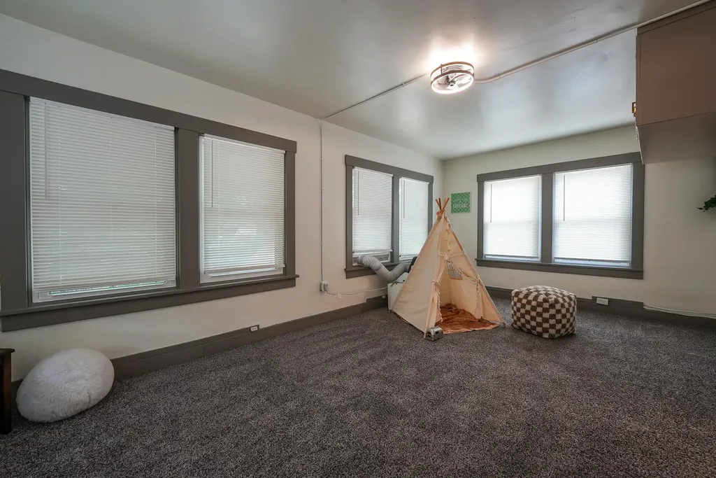 1126 W 1st Avenue El Dorado KS 67042