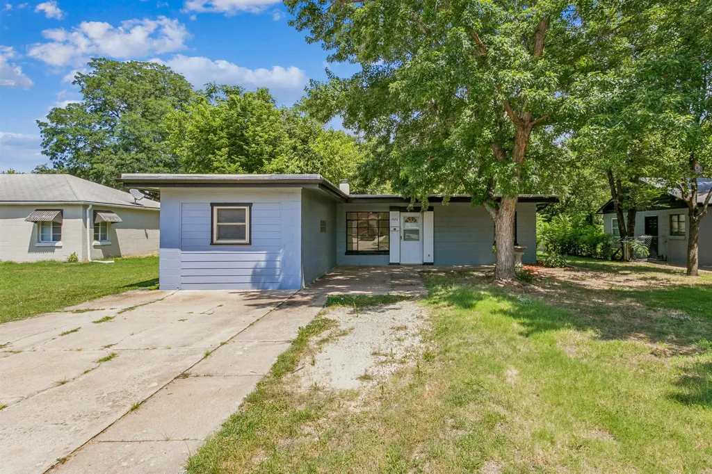 1924 S Fern Avenue Wichita KS 67213