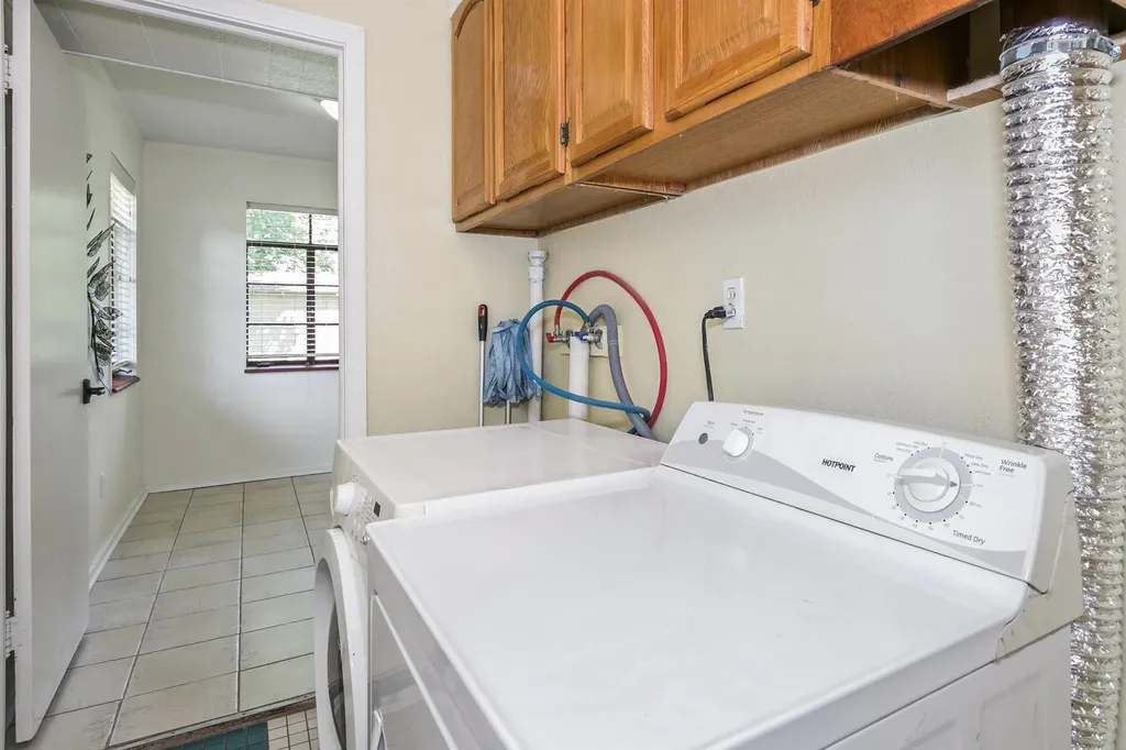 1924 S Fern Avenue Wichita KS 67213