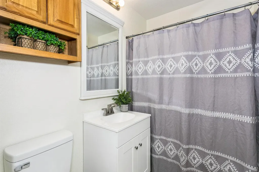 1924 S Fern Avenue Wichita KS 67213