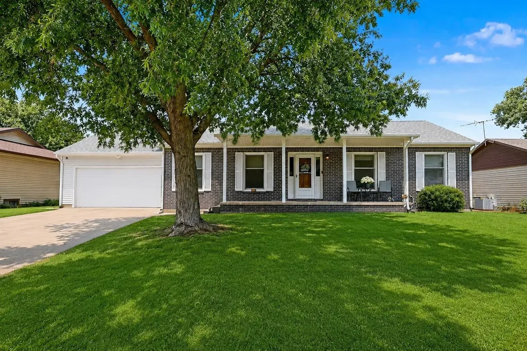 514 W 54th Street S Wichita KS 67217