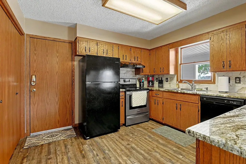 514 W 54th Street S Wichita KS 67217