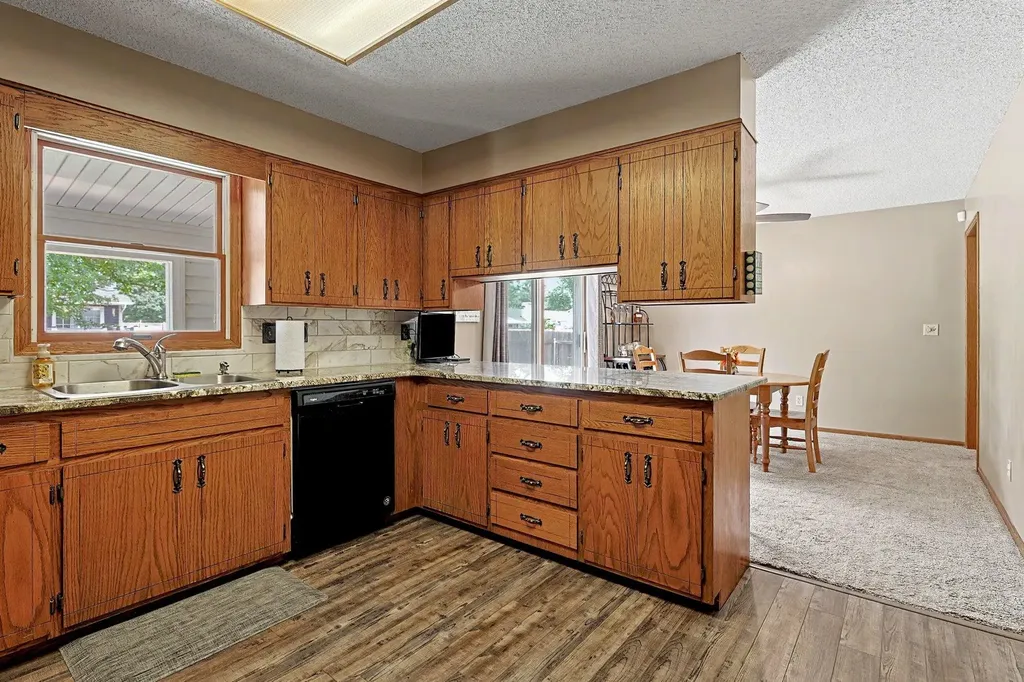 514 W 54th Street S Wichita KS 67217