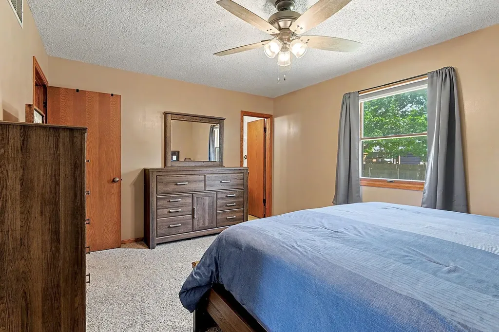 514 W 54th Street S Wichita KS 67217