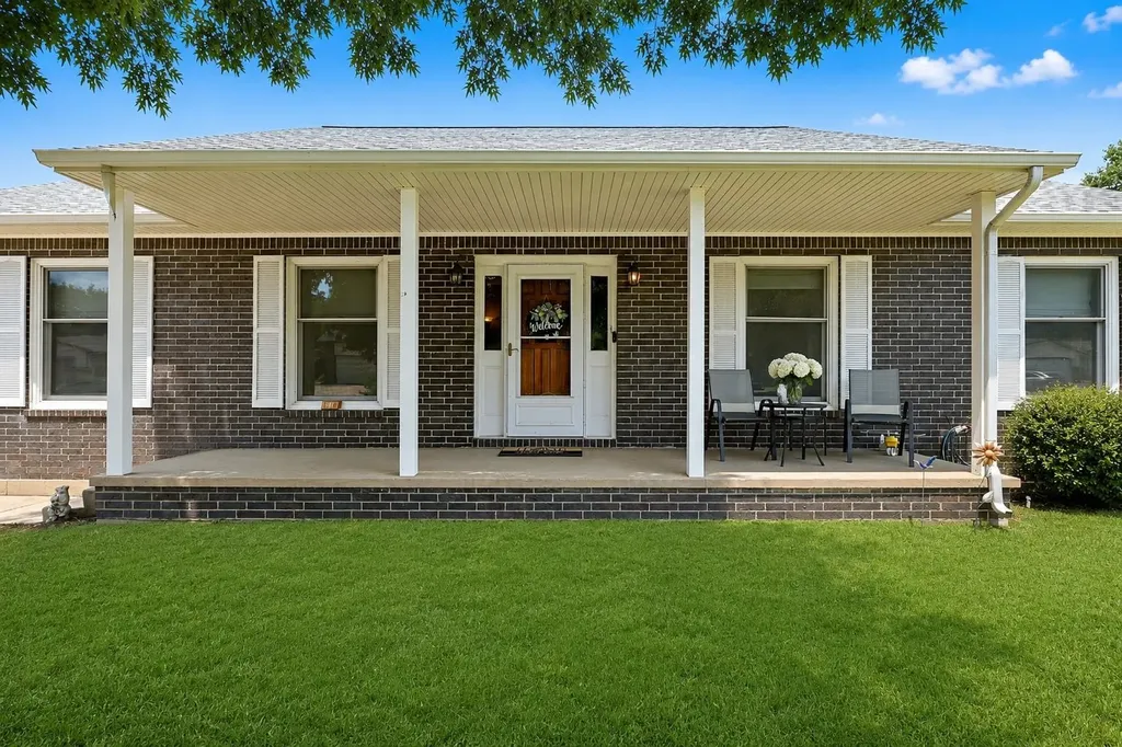 514 W 54th Street S Wichita KS 67217