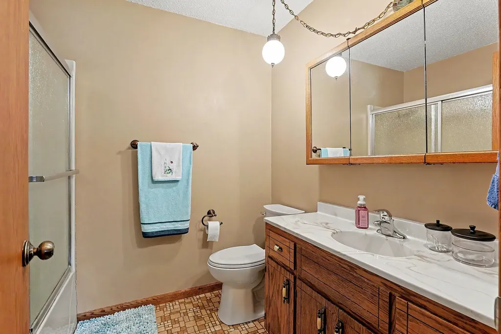 514 W 54th Street S Wichita KS 67217