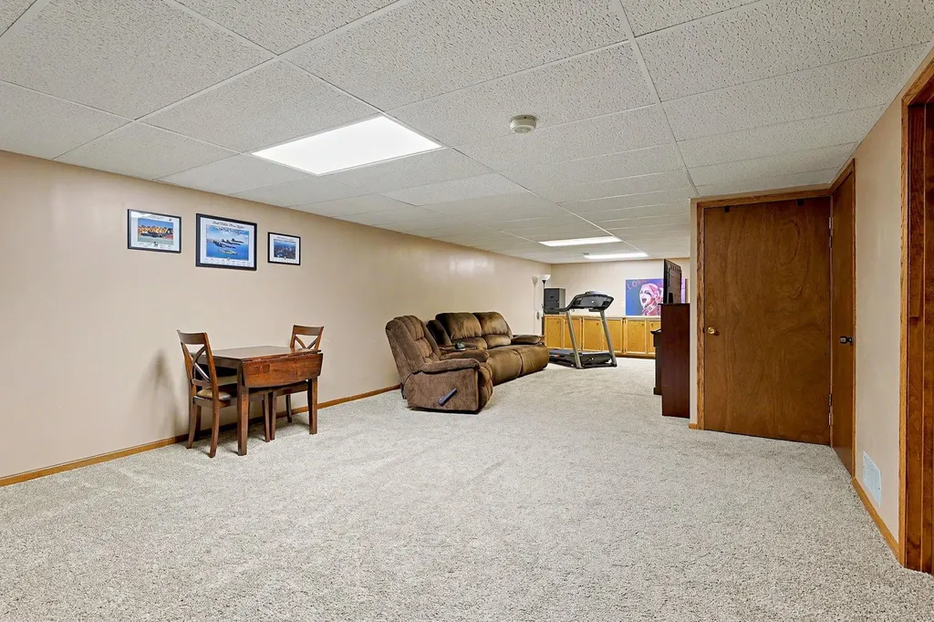 514 W 54th Street S Wichita KS 67217