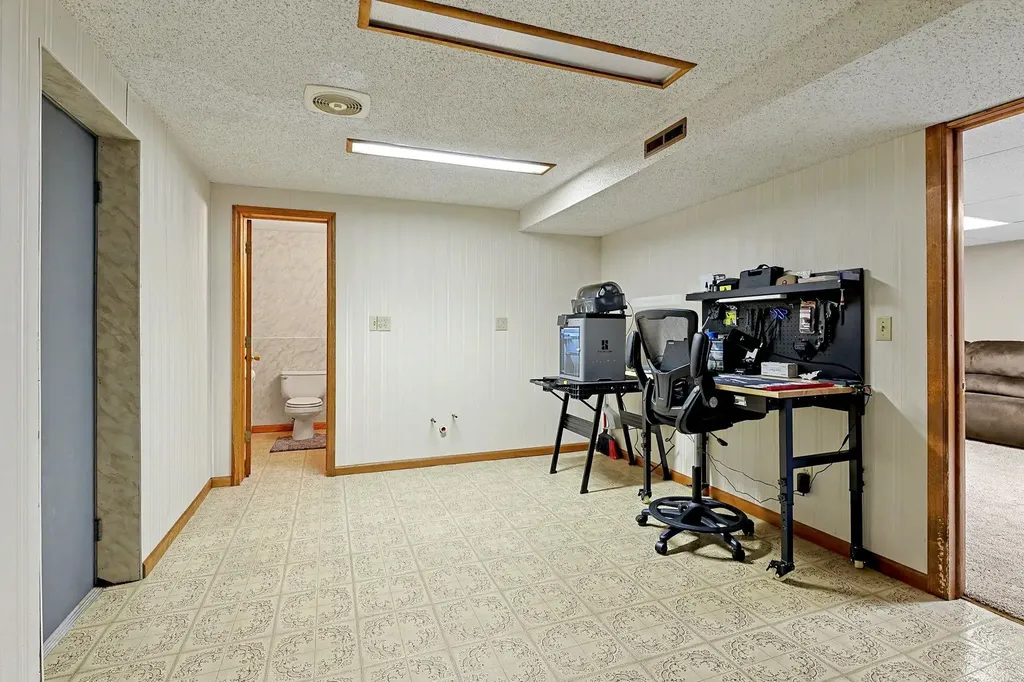 514 W 54th Street S Wichita KS 67217