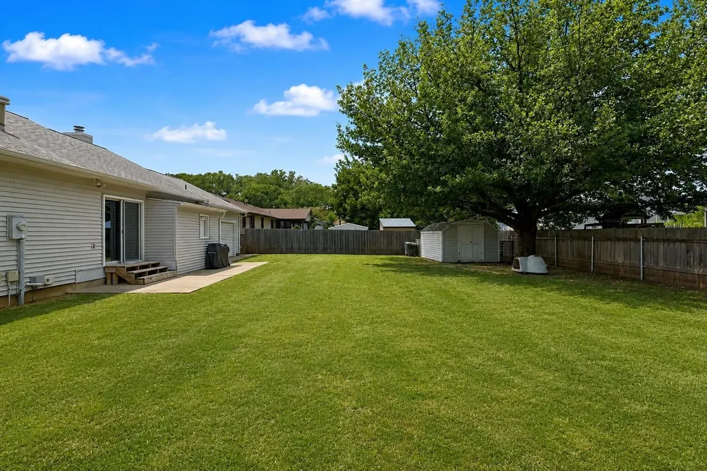 514 W 54th Street S Wichita KS 67217