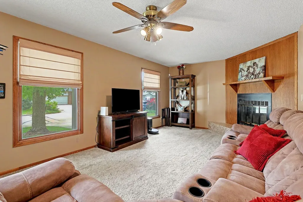 514 W 54th Street S Wichita KS 67217