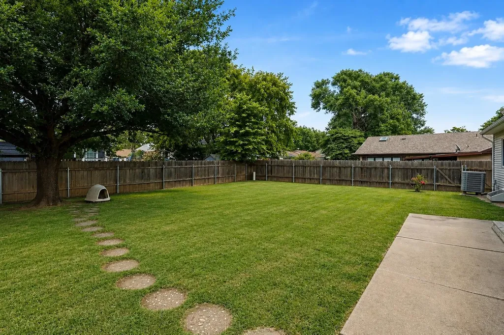 514 W 54th Street S Wichita KS 67217