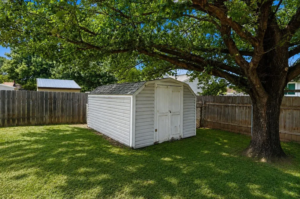 514 W 54th Street S Wichita KS 67217