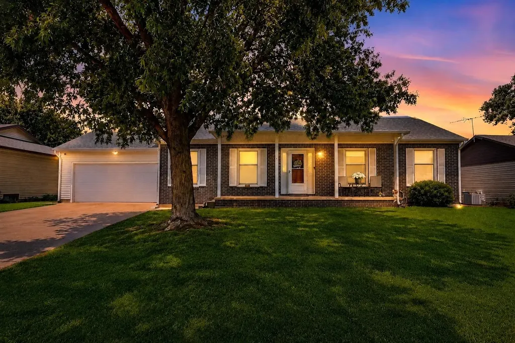 514 W 54th Street S Wichita KS 67217
