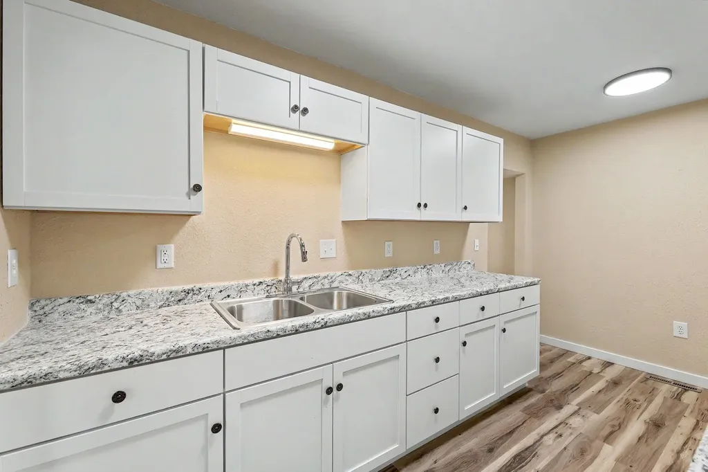 1800 S Millwood Wichita KS 67213