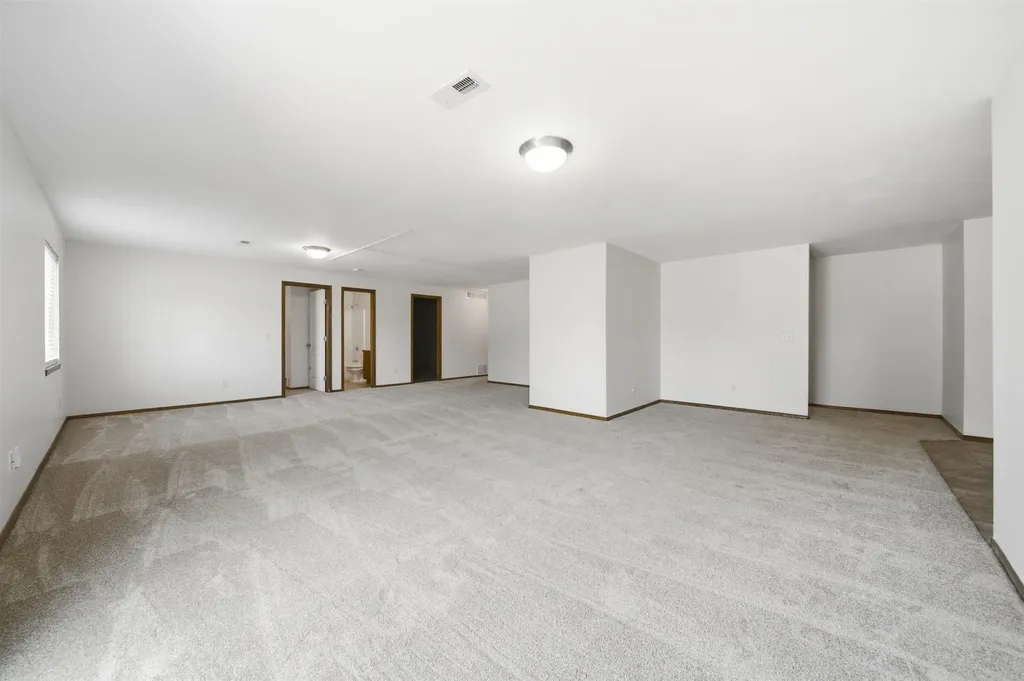 308 W Waterford Court Andover KS 67002