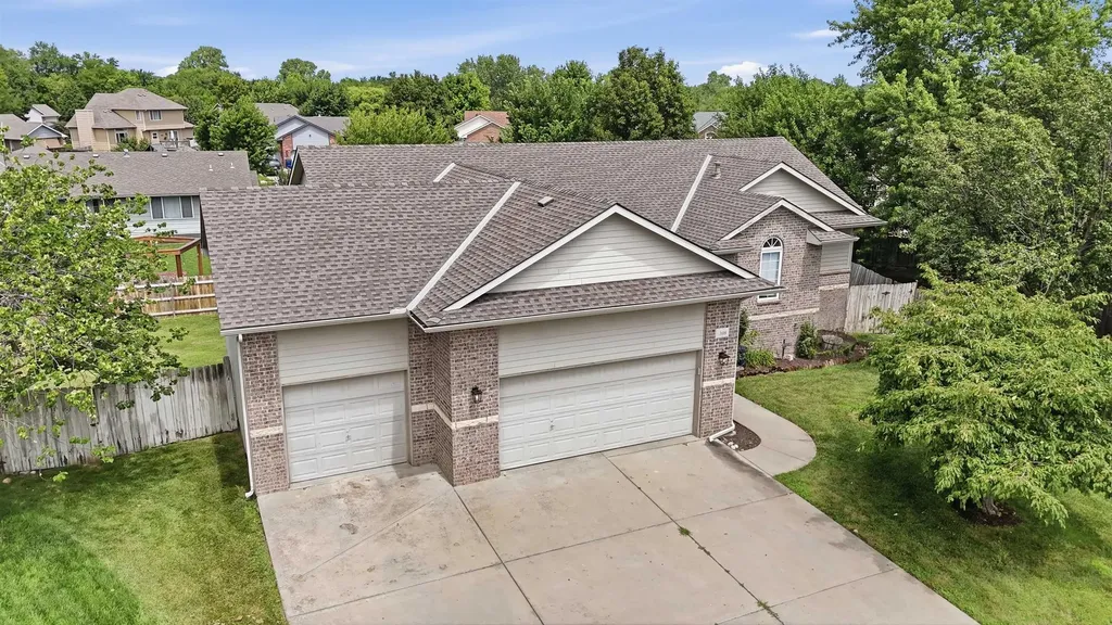 308 W Waterford Court Andover KS 67002
