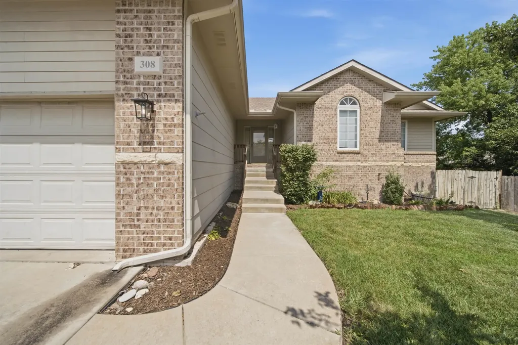 308 W Waterford Court Andover KS 67002