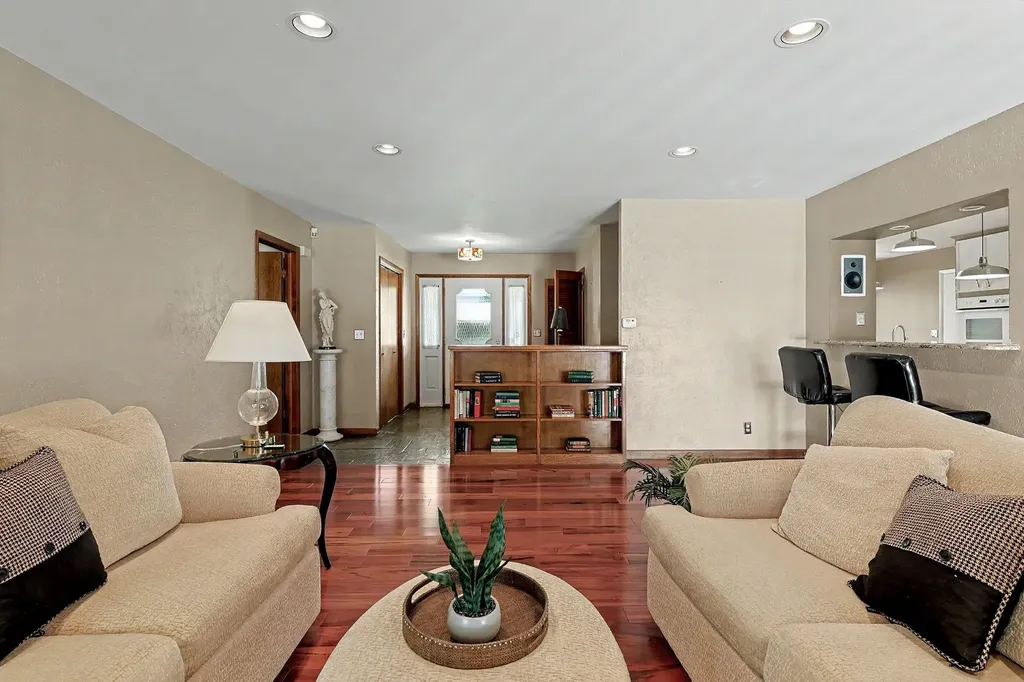 7810 E Pagent Lane Wichita KS 67206
