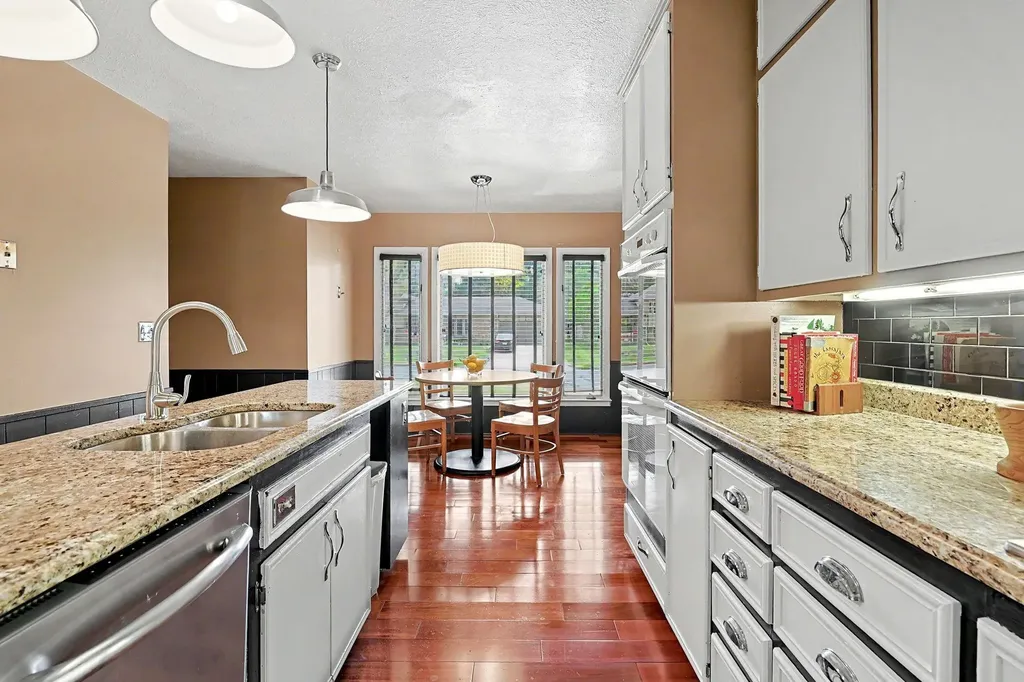 7810 E Pagent Lane Wichita KS 67206