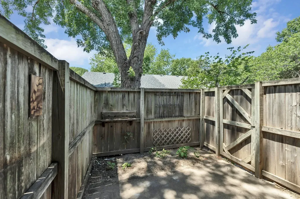1530 N Smith Circle Wichita KS 67212