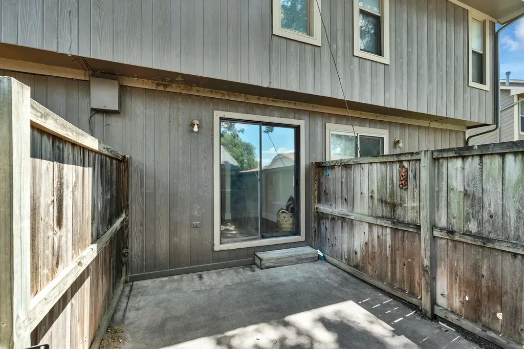 1530 N Smith Circle Wichita KS 67212