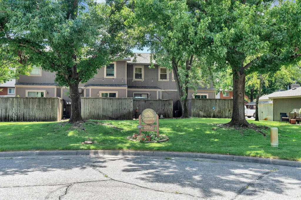 1530 N Smith Circle Wichita KS 67212